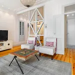 Whome Luxury In Prime Location W/ Ac, Lift & Private Patio Apartment