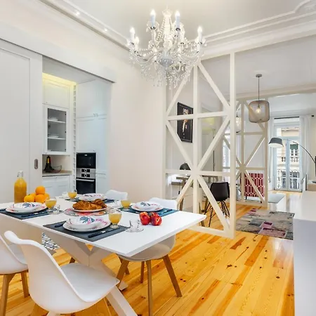 Whome Luxury In Prime Location W/ Ac, Lift & Private Patio