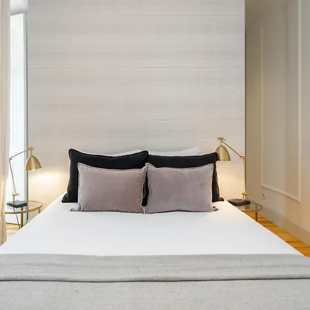 Whome Luxury In Prime Location W/ Ac, Lift & Private Patio Лиссабон