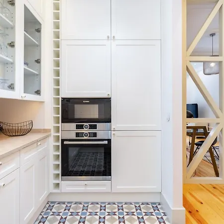 Lägenhet Whome Luxury In Prime Location W/ Ac, Lift & Private Patio Lisboa