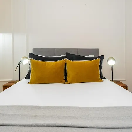 Whome Luxury In Prime Location W/ Ac, Lift & Private Patio *