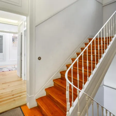 Whome Luxury In Prime Location W/ Ac, Lift & Private Patio Lägenhet Lisboa